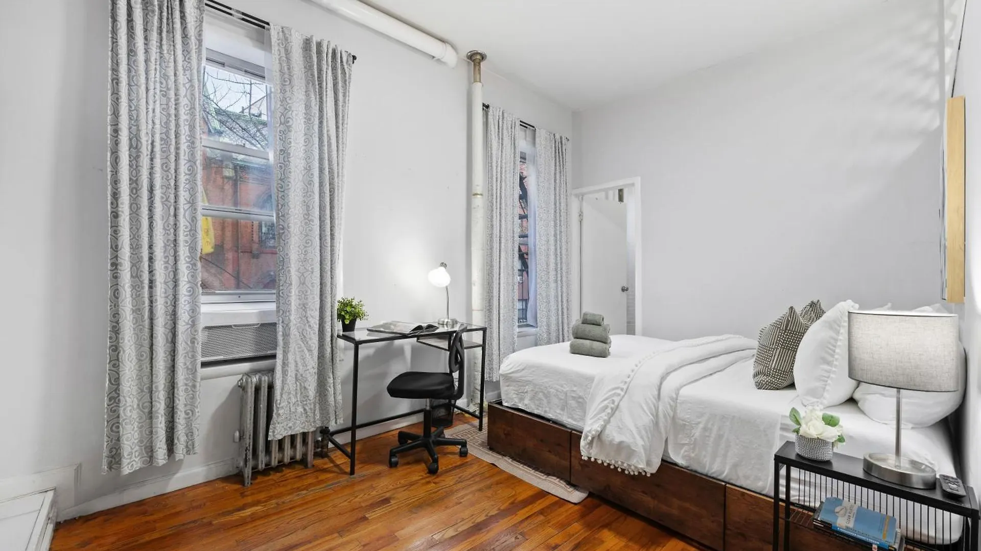 Sleek 2Br - Walking Distance To Times Square Apartman New York