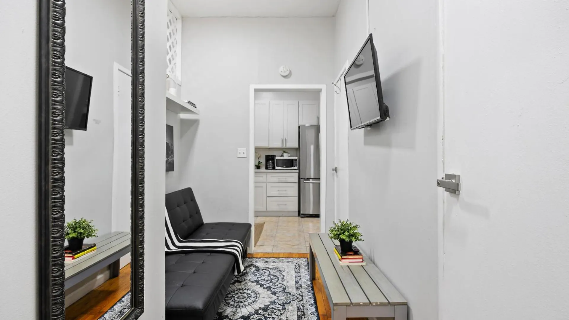 Sleek 2Br - Walking Distance To Times Square Apartman New York