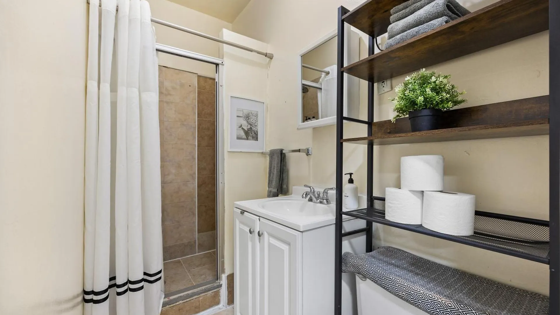 Sleek 2Br - Walking Distance To Times Square Apartment New York